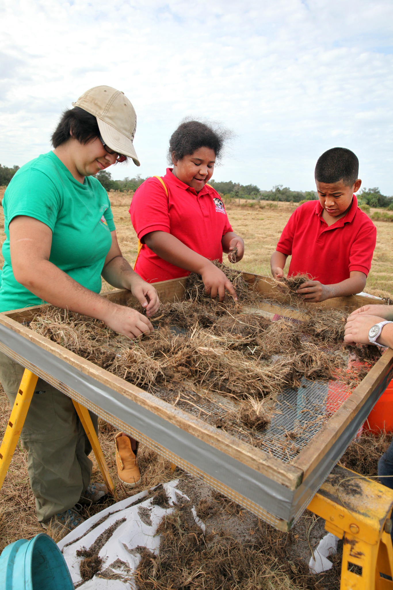 Ahfachkee students dig up past in BC pasture • The Seminole Tribune