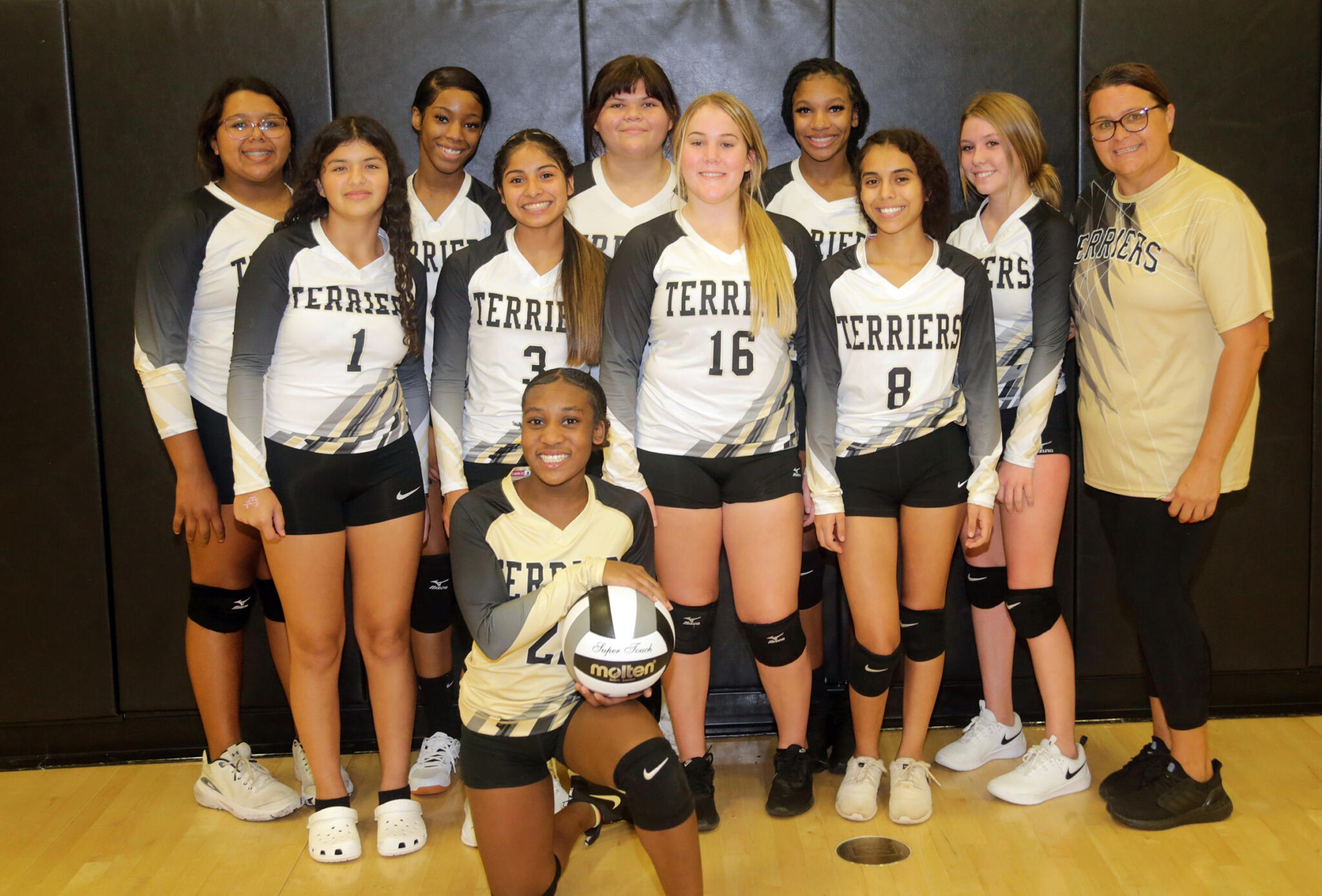 Tribal players, coaches, community help Moore Haven volleyball soar • The Seminole Tribune