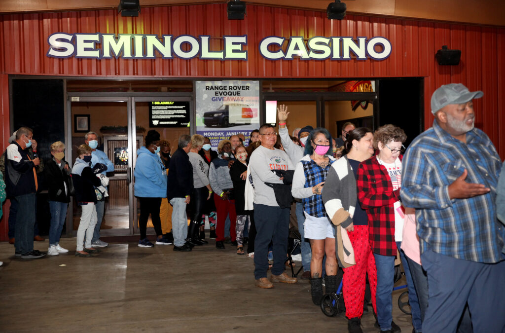 Spinners bring lively performance to Seminole Casino Brighton • The